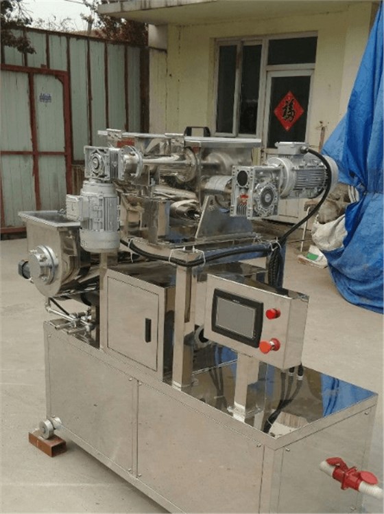 艾思捷蝸輪蝸桿減速機應用在通心粉擠壓機上.png 艾思捷蝸輪蝸桿減速機應用在通心粉擠壓機上.png