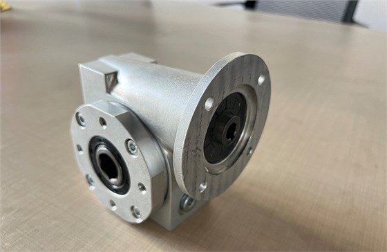 線體輸送、倍速鏈輸送線上用不銹鋼蝸輪蝸桿減速機 (3).jpg