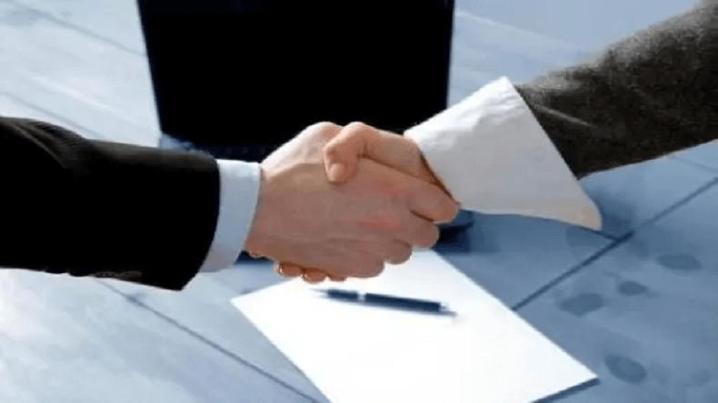 五月，上海艾思捷與青島某工業設備企業簽訂開發設計協議