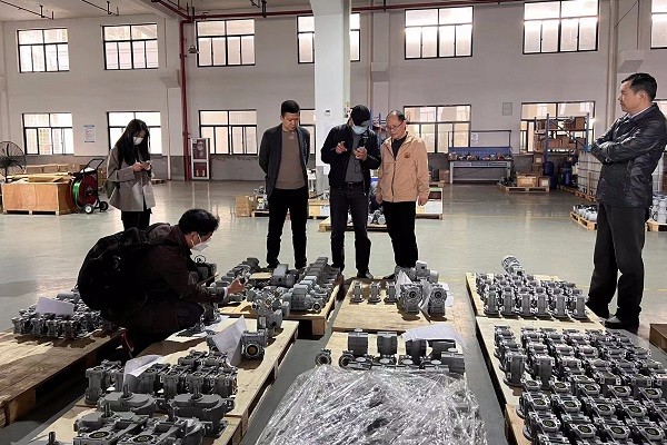 艾思捷歡迎西門子醫療器械有限公司來廠區進行合作考察 .jpg